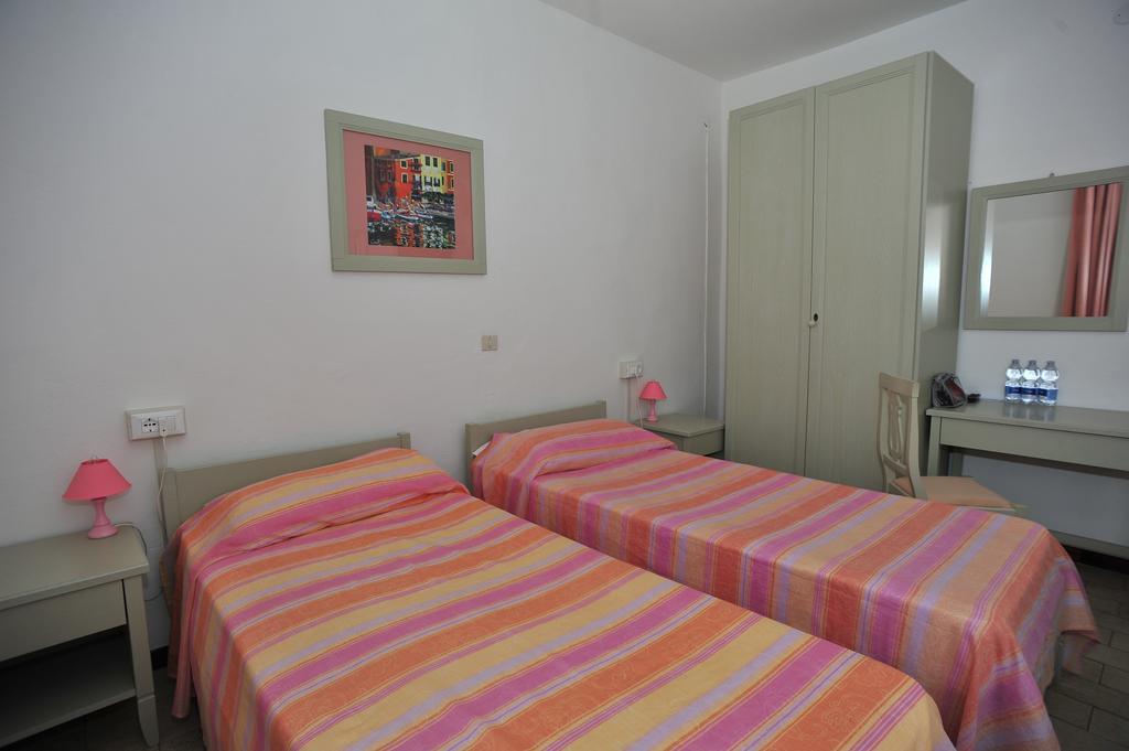 Albergo Dei 10 Colori Procchio  Exterior photo